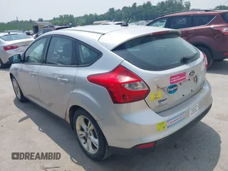2014 Ford Focus SE z VIN 1FADP3K28EL125403, wystawiony jako IAAI lot #42494248 z przebiegiem 129 244 mil mil oraz . Historia ofert i sprzedaży dostępna na DreamBid. Obrazek 3.