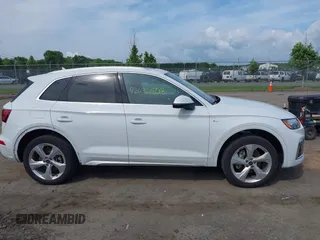 2023 Audi Q5 S line Premium Plus z VIN WA1EAAFY9P2148081, wystawiony jako IAAI lot #42436508 z przebiegiem 25 877 mil mil oraz . Historia ofert i sprzedaży dostępna na DreamBid. Obrazek 13.