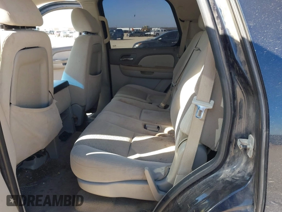 2008 GMC Yukon SLE w/3SA with VIN 1GKFC13C48J115787, listed as a IAAI auction lot 41825682 with 263,533 mi miles. Bid and sale history available at carsss.com. Image 8.
