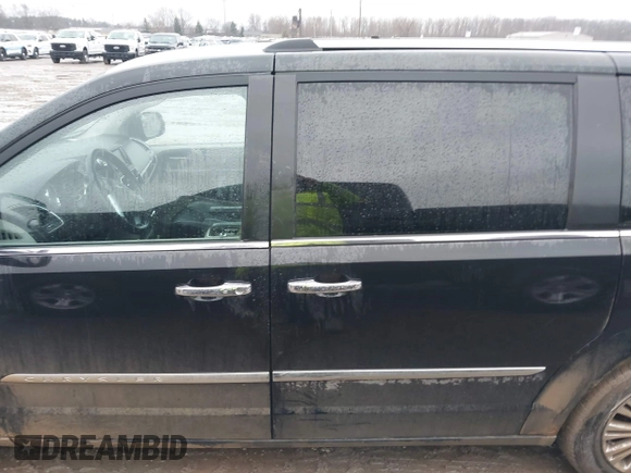 2011 Chrysler Town & Country Limited with VIN 2A4RR6DGXBR653039, listed as a IAAI auction lot 41217531 with 155,981 mi miles. Bid and sale history available at carsss.com. Image 14.