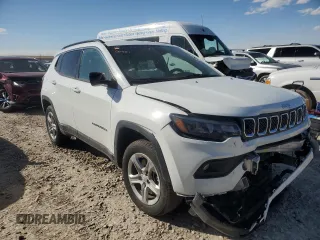 2023 Jeep Compass Latitude with VIN 3C4NJDBN5PT561987, listed as a Copart auction lot 49517465 with Not Provided miles and Salvage Title. Bid and sale history available at DreamBid. Image 4.