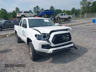 2023 Toyota Tacoma SR z VIN 3TYRZ5CNXPT026974, wystawiony jako IAAI lot #42413094 z przebiegiem 47 909 mil mil oraz . Historia ofert i sprzedaży dostępna na DreamBid. Obrazek 1.