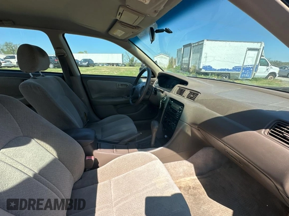 2000 Toyota Camry CE with VIN 4T1BG22K0YU002152, listed as a Copart auction lot 47271295 with 366,513 mi miles and Clean Title. Bid and sale history available at DreamBid. Image 5.