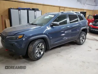 2019 Jeep Cherokee Trailhawk z VIN 1C4PJMBX8KD395635, wystawiony jako Copart lot #57783915 z przebiegiem 98 865 mil mil oraz Czysty tytuł • Clean title. Historia ofert i sprzedaży dostępna na DreamBid. Obrazek 1.