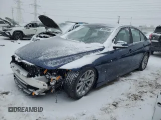 2018 BMW 3 Series 320i xDrive with VIN WBA8A3C52JA505698, listed as a Copart auction lot 44860995 with 68,197 mi miles and Salvage Title. Bid and sale history available at carsss.com. Image 1.