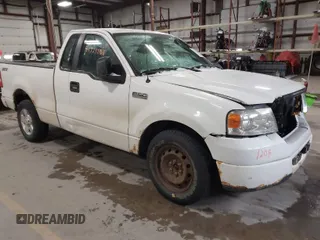 2008 Ford F-150 XL with VIN 1FTRF12W88KE94198, listed as a IAAI auction lot 41721208 with 132,955 mi miles. Bid and sale history available at carsss.com. Image 1.