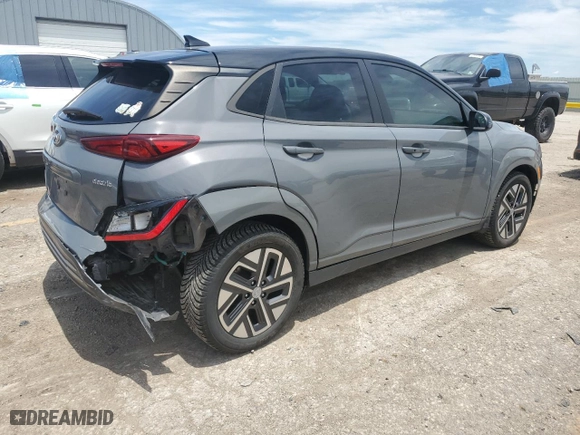 2022 Hyundai Kona Electric SEL with VIN KM8K23AG8NU156007, listed as a Copart auction lot 61821214 with 35,629 mi miles and Salvage Title. Bid and sale history available at carsss.com. Image 3.