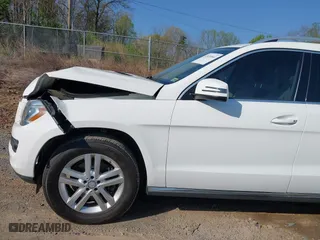 2014 Mercedes-Benz GL-Class GL 450 with VIN 4JGDF7CE5EA430524, listed as a IAAI auction lot 42020941 with 84,544 mi miles. Bid and sale history available at carsss.com. Image 17.
