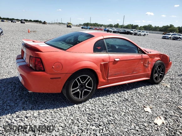 2000 Ford Mustang with VIN 1FAFP4045YF162222, listed as a Copart auction lot 52357355 with 216,251 mi miles and Salvage Title. Bid and sale history available at carsss.com. Image 3.