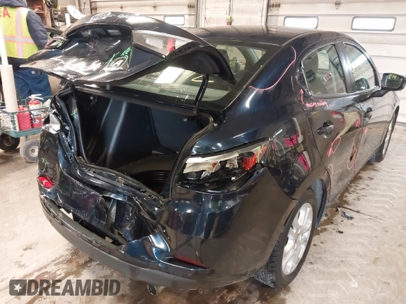 2016 Scion iA z VIN 3MYDLBZV5GY146138, wystawiony jako IAAI lot #42303472 z przebiegiem 29 289 mil mil oraz . Historia ofert i sprzedaży dostępna na DreamBid. Obrazek 18.