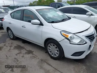 2017 Nissan Versa SV z VIN 3N1CN7AP9HL841853, wystawiony jako IAAI lot #42250950 z przebiegiem 109 480 mil mil oraz . Historia ofert i sprzedaży dostępna na DreamBid. Obrazek 1.