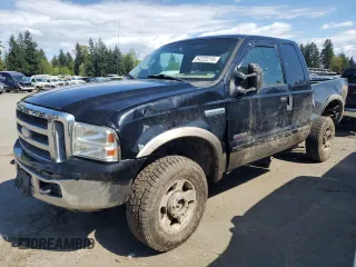 2005 Ford F-250 XL with VIN 1FTSX21P25EB15818, listed as a Copart auction lot 54222215 with 260,018 mi miles and Salvage Title. Bid and sale history available at DreamBid. Image 1.