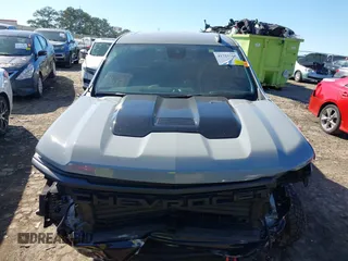 2024 Chevrolet Silverado 1500 Custom Trail Boss with VIN 3GCUDCED7RG199821, listed as a IAAI auction lot 41715765 with 32,957 mi miles. Bid and sale history available at carsss.com. Image 12.