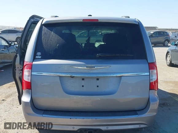 2014 Chrysler Town & Country Touring-L with VIN 2C4RC1CG7ER234517, listed as a IAAI auction lot 41824484 with 190,245 mi miles. Bid and sale history available at carsss.com. Image 17.