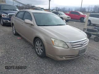 2005 Toyota Avalon XL with VIN 4T1BK36B15U007368, listed as a IAAI auction lot 41686084 with 14,650 mi miles. Bid and sale history available at carsss.com. Image 1.