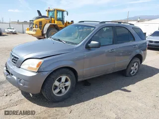 2008 Kia Sorento LX with VIN KNDJC735885836309, listed as a IAAI auction lot 41972002 with 199,357 mi miles. Bid and sale history available at carsss.com. Image 2.