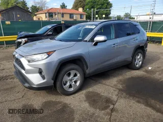 2021 Toyota RAV4 XLE с VIN 2T3P1RFV5MC234768, выставлен на аукционе Copart как лот 63619235 с пробегом 42 005 миль миль и Списание • Salvage title. История ставок и продаж доступна на DreamBid. Изображение 1.
