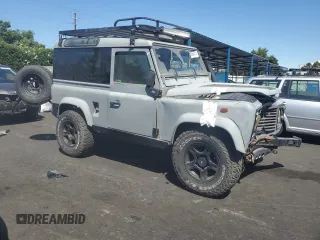 1990 Land Rover Defender z VIN SALLDVAF7HA478978, wystawiony jako Copart lot #65643315 z przebiegiem 76 116 mil mil oraz Czysty tytuł • Clean title. Historia ofert i sprzedaży dostępna na DreamBid. Obrazek 4.