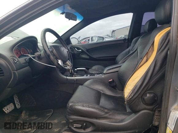 2006 Pontiac GTO z VIN 6G2VX12U06L550451, wystawiony jako Copart lot #54823105 z przebiegiem 273 049 mil mil oraz Tytuł czysty. Historia ofert i sprzedaży dostępna na DreamBid. Obrazek 7.