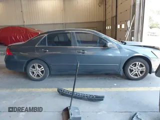 2006 Honda Accord EX-L z VIN 1HGCM56816A056450, wystawiony jako IAAI lot #42185375 z przebiegiem 314 620 mil mil oraz . Historia ofert i sprzedaży dostępna na DreamBid. Obrazek 14.