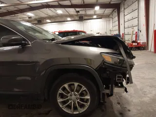 2019 Jeep Cherokee Altitude with VIN 1C4PJMLB2KD287336, listed as a IAAI auction lot 42230374 with 107,785 mi miles and . Bid and sale history available at DreamBid. Image 18.