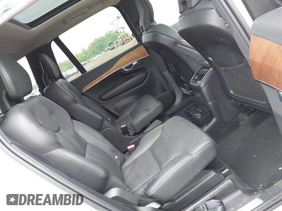 2023 Volvo XC90 Plus z VIN YV4H600N2P1975520, wystawiony jako IAAI lot #42389524 z przebiegiem 24 327 mil mil oraz . Historia ofert i sprzedaży dostępna na DreamBid. Obrazek 8.