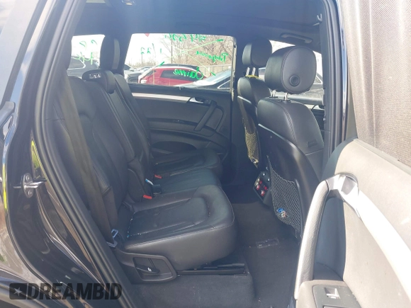 2014 Audi Q7 3.0T S line Prestige with VIN WA1DGAFE5ED015805, listed as a IAAI auction lot 41547198 with 135,309 mi miles. Bid and sale history available at carsss.com. Image 8.