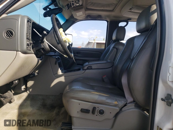 2004 Chevrolet Suburban LS with VIN 3GNGK26U94G215965, listed as a Copart auction lot 88605155 with 161,886 mi miles and Salvage Title. Bid and sale history available at carsss.com. Image 7.