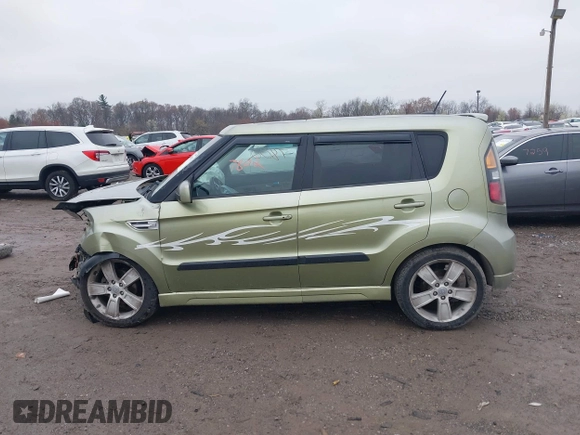 2011 Kia Soul + with VIN KNDJT2A23B7270227, listed as a IAAI auction lot 42007802 with 87,768 mi miles. Bid and sale history available at carsss.com. Image 14.