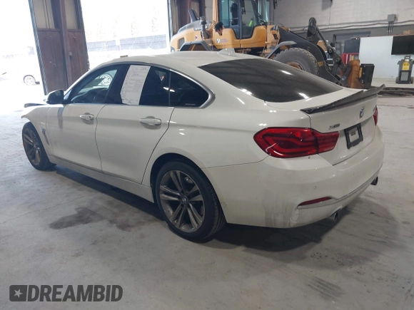 2019 BMW 4 Series 440i xDrive with VIN WBA4J7C5XKBM76209, listed as a IAAI auction lot 42071170 with 62,460 mi miles and . Bid and sale history available at carsss.com. Image 3.