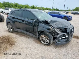 2021 Hyundai Kona SE z VIN KM8K12AA4MU634494, wystawiony jako Copart lot #57092075 z przebiegiem 71 608 mil mil oraz Czysty tytuł • Clean title. Historia ofert i sprzedaży dostępna na DreamBid. Obrazek 4.