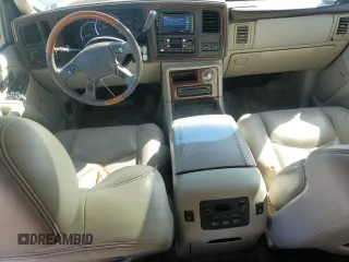 2003 Cadillac Escalade с VIN 1GYEC63T63R290034, выставлен на аукционе Copart как лот 46844735 с пробегом 304 433 миль миль и Чистый • Clean title. История ставок и продаж доступна на DreamBid. Изображение 8.