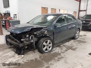 2009 Volkswagen Jetta Sedan SE with VIN 3VWRZ71K29M178750, listed as a IAAI auction lot 41725074 with 161,104 mi miles. Bid and sale history available at carsss.com. Image 2.