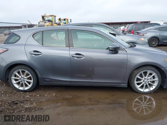 2012 Lexus CT 200h z VIN JTHKD5BH8C2122769, wystawiony jako IAAI lot #42376226 z przebiegiem 124 336 mil mil oraz . Historia ofert i sprzedaży dostępna na DreamBid. Obrazek 12.