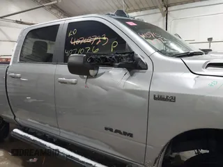 2022 Ram 2500 Big Horn with VIN 3C6UR5DJ7NG216185, listed as a IAAI auction lot 41271076 with 35,683 mi miles. Bid and sale history available at carsss.com. Image 6.