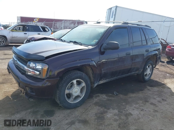 2008 Chevrolet TrailBlazer LT w/3LT with VIN 1GNDT13S482206280, listed as a IAAI auction lot 41686917 with 121,152 mi miles. Bid and sale history available at carsss.com. Image 2.
