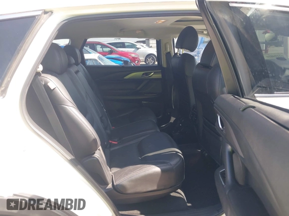 2019 Mazda CX-9 Touring z VIN JM3TCBCY2K0300702, wystawiony jako IAAI lot #42194050 z przebiegiem 98 247 mil mil oraz . Historia ofert i sprzedaży dostępna na DreamBid. Obrazek 8.