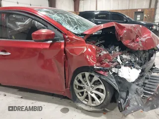 2019 Nissan Sentra S z VIN 3N1AB7AP7KY257283, wystawiony jako IAAI lot #42012338 z przebiegiem 103 503 mil mil oraz . Historia ofert i sprzedaży dostępna na DreamBid. Obrazek 6.