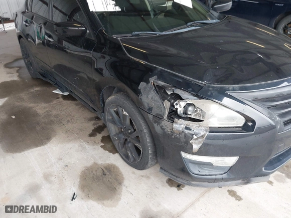 2015 Nissan Altima 2.5 with VIN 1N4AL3AP3FC129971, listed as a IAAI auction lot 41847341 with 175,711 mi miles. Bid and sale history available at carsss.com. Image 6.