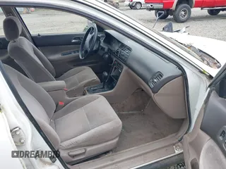 1996 Honda Accord LX with VIN 1HGCD5635TA031485, listed as a IAAI auction lot 42132216 with 158,686 mi miles and . Bid and sale history available at carsss.com. Image 5.