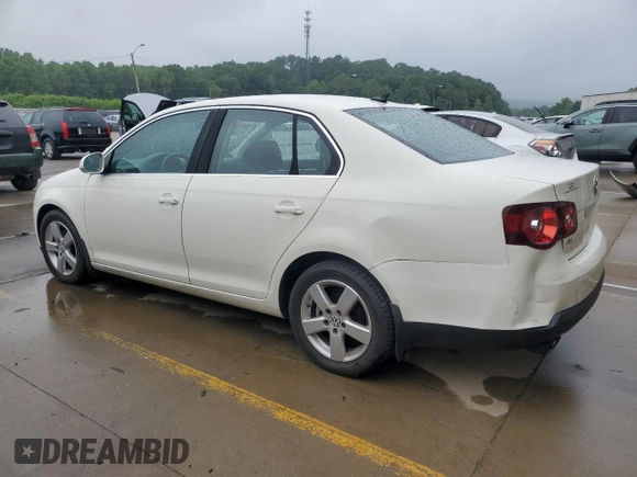 2008 Volkswagen Jetta SE с VIN 3VWRZ71K68M102415, выставлен на аукционе Copart как лот 58691905 с пробегом 151 021 миль миль и Списание • Salvage title. История ставок и продаж доступна на DreamBid. Изображение 2.