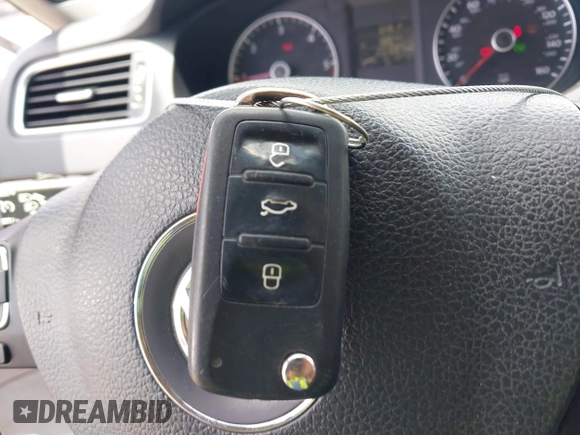 2013 Volkswagen Jetta TDI w/Premium/Nav с VIN 3VWLL7AJ1DM376114, выставлен на аукционе IAAI как лот 42453480 с пробегом 231 087 миль миль и . История ставок и продаж доступна на DreamBid. Изображение 11.