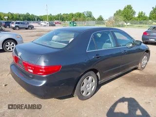 2005 Honda Accord LX z VIN 1HGCM56415A196154, wystawiony jako IAAI lot #42374992 z przebiegiem 240 123 mil mil oraz . Historia ofert i sprzedaży dostępna na DreamBid. Obrazek 4.