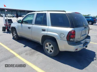 2006 Chevrolet TrailBlazer LS with VIN 1GNDS13S762123961, listed as a IAAI auction lot 42122088 with 241,349 mi miles and . Bid and sale history available at DreamBid. Image 3.