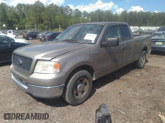 2004 Ford F-150 STX with VIN 1FTRX12W24FA21705, listed as a IAAI auction lot 39321035 with Not Provided miles and . Bid and sale history available at DreamBid. Image 2.