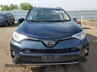 2018 Toyota RAV4 XLE z VIN JTMRFREV1JJ242564, wystawiony jako Copart lot #59093405 z przebiegiem 111 174 mil mil oraz Szkoda całkowita • Salvage title. Historia ofert i sprzedaży dostępna na DreamBid. Obrazek 5.