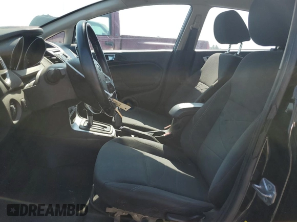 2015 Ford Fiesta SE z VIN 3FADP4BJXFM146122, wystawiony jako Copart lot #59998625 z przebiegiem 114 191 mil mil oraz Czysty tytuł • Clean title. Historia ofert i sprzedaży dostępna na DreamBid. Obrazek 7.