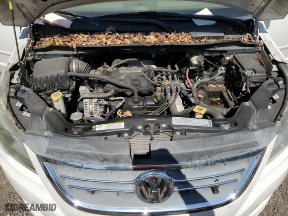 2010 Volkswagen Routan SE with VIN 2V4RW3D15AR348450, listed as a Copart auction lot 53656285 with 124,844 mi miles and Salvage Title. Bid and sale history available at carsss.com. Image 12.