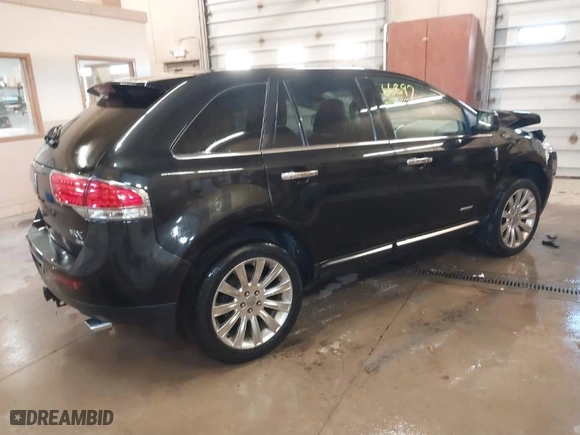 2011 Lincoln MKX with VIN 2LMDJ8JK0BBJ07032, listed as a IAAI auction lot 41866897 with 232,796 mi miles. Bid and sale history available at carsss.com. Image 4.