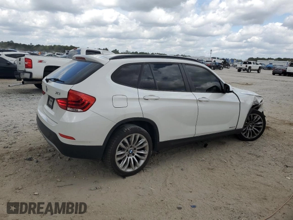 2015 BMW X1 xDrive28i with VIN WBAVL1C58FVY28378, listed as a Copart auction lot 49800065 with 114,059 mi miles and Salvage Title. Bid and sale history available at carsss.com. Image 3.